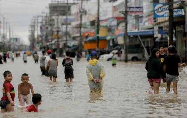 В результате наводнения в Таиланде погибли 12 человек