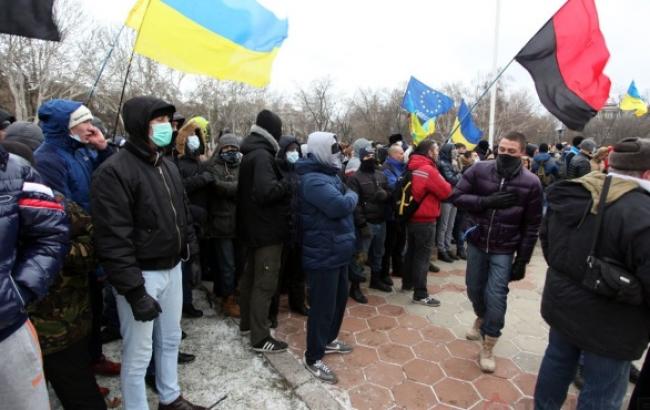 Во время беспорядков возле Винницкой ОГА пострадали 8 человек, - милиция