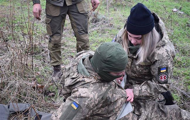 На Донбасі за добу загинув один військовий, ще один поранений