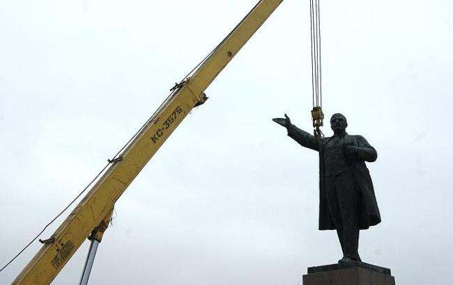 В Мелитополе демонтировали еще 3 памятника советской эпохи