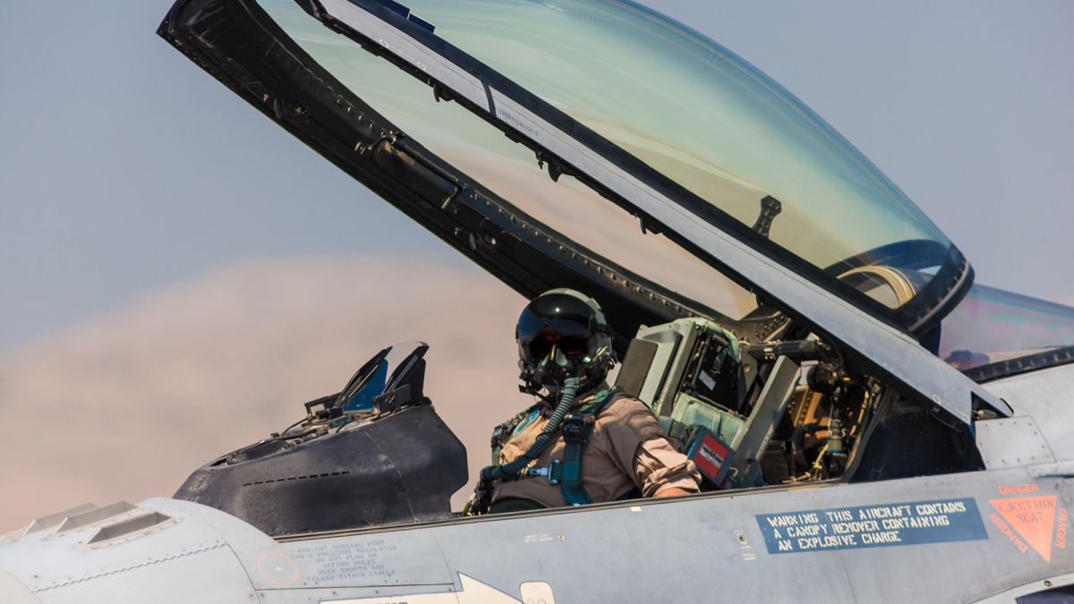 F-16 для України - українські пілоти почали польоти на F-16 | РБК-Україна