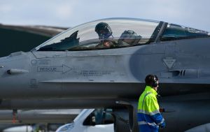 Україна отримала перший авіатренажер винищувача F-16