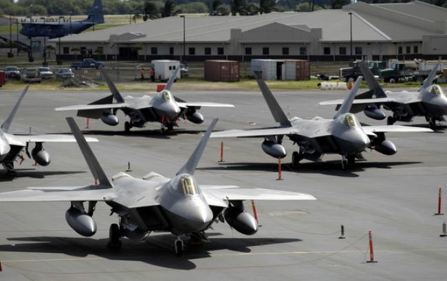 США объявили о намерении разместить в Европе истребители F-22 Raptor