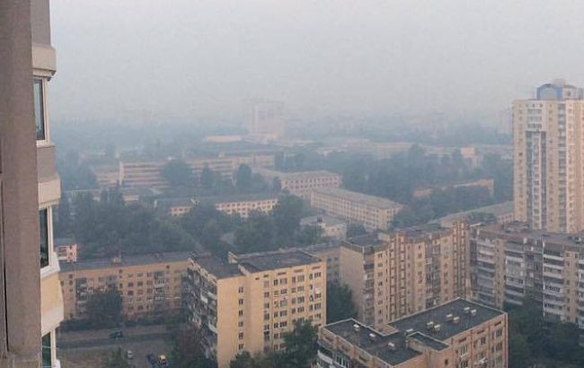 В Киеве утром из-за горящих торфяников увеличена концентрация вредных веществ в воздухе