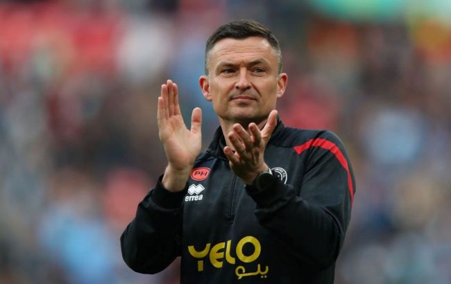 Аутсайдер АПЛ устроил первую отставку сезона в чемпионате Англии