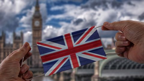 Британия одобрила использование тестов для самодиагностики COVID-19