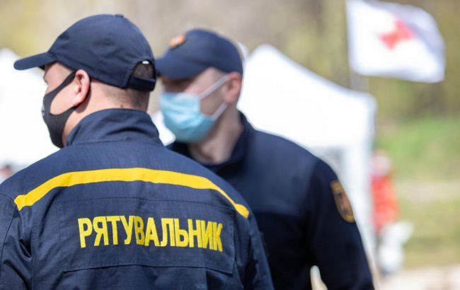 Пожар в больнице на Прикарпатье: пострадавшую женщину самолетом доставили в Киев