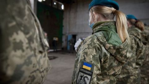 Воинский учет для женщин хотят сделать добровольным: в Раду внесли законопроект