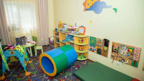 В Ровно серийный грабитель обчистил 9 садиков: выносил даже продукты, смесители и градусник