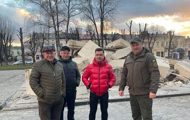 Во Львовской области снесли памятник советскому воину