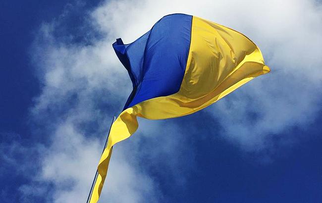 У центрі окупованого Донецька невідомі вивісили прапор України (фото)