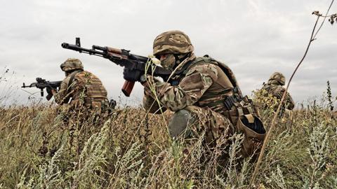 Бойовики на Донбасі продовжують обстріл українських позицій, - штаб АТО