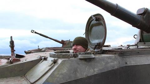 У районі ООС відбулись військові навчання з використанням танків та БМП