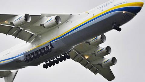 З кабіни пілота показали зліт легендарного гіганта "Мрії" (відео)