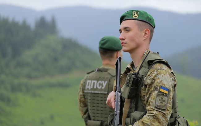 Украинским пограничникам разрешили применять оружие и боевую технику