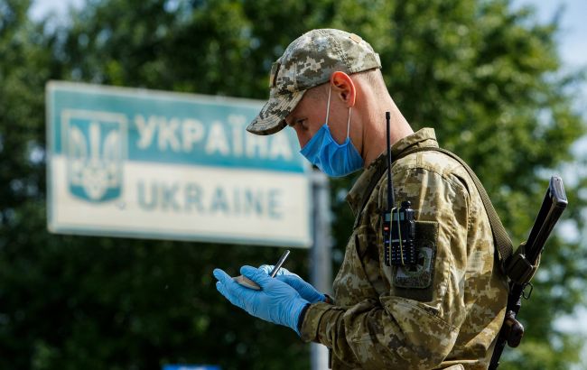 Польша начала вакцинацию украинцев от COVID: ситуация на границе