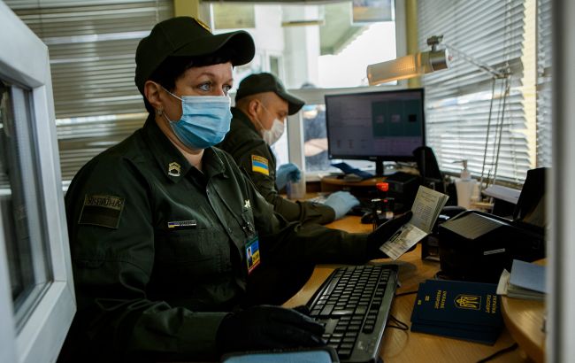 Иностранцам будут выдавать биометрические визы: в Украине ввели сбор данных