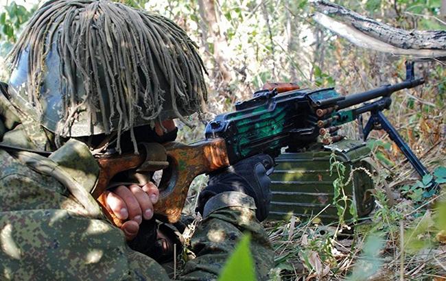 Бойовики обстріляли з кулеметів українську позиції біля Кримського та Новолуганська