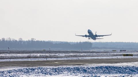 Выяснились детали скандального избиения украинки в самолете в Доминикану