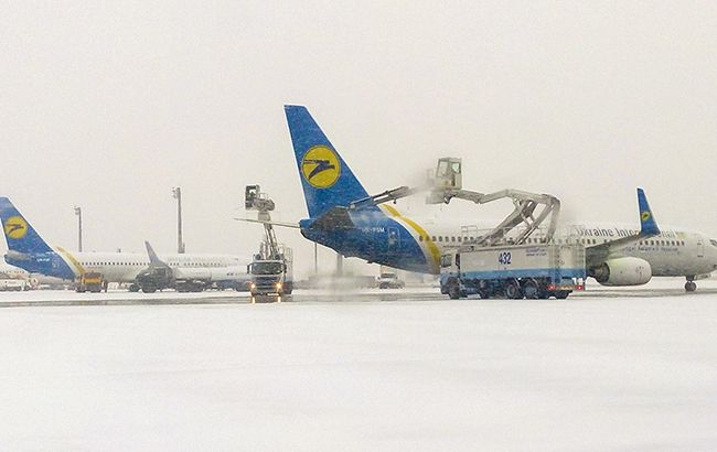 Негода в Україні: у "Борисполі" затримуються рейси