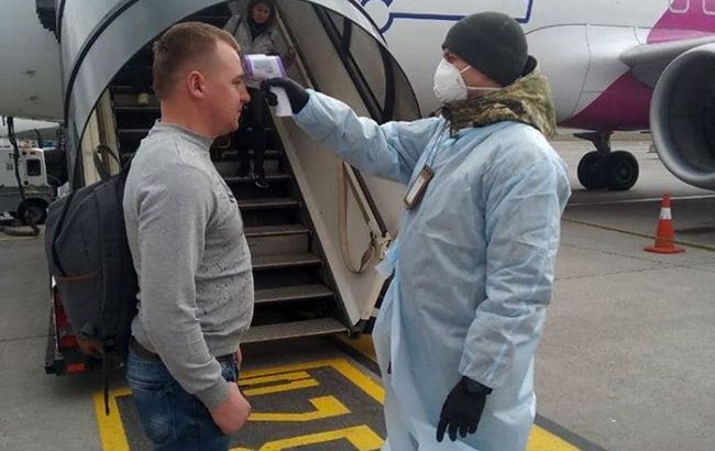 Подозрения на коронавирус у двух украинцев не подтвердились, - Минздрав