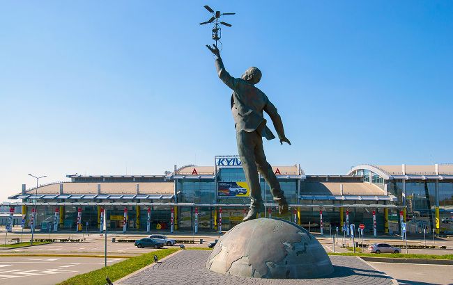 Аеропорт "Київ" відновив роботу