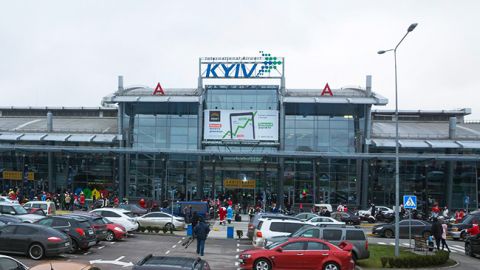 Аэропорт "Киев" в сентябре временно закроют