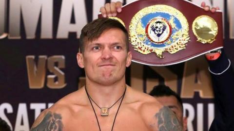 "Я буду молиться": Александр Усик признался, что пишет стихи