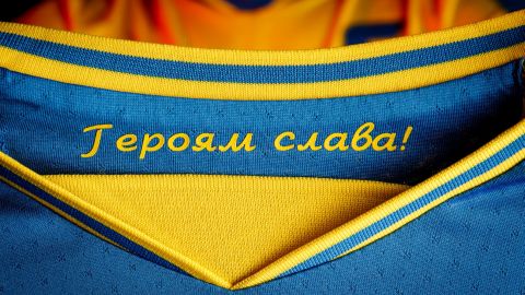 Форма сборной Украины для Евро: посольства разных стран устроили яркий флешмоб (фото)