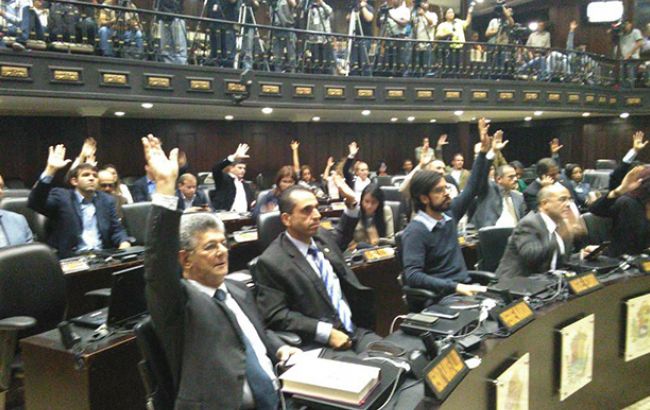 Опозиція у Венесуелі призупинила підготовку до зустрічі з владою