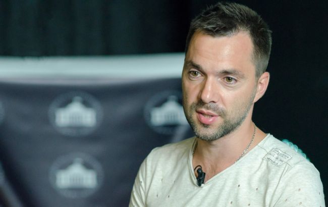 Подгруппа ТКГ по безопасности завтра соберется на экстренное заседание, - Арестович