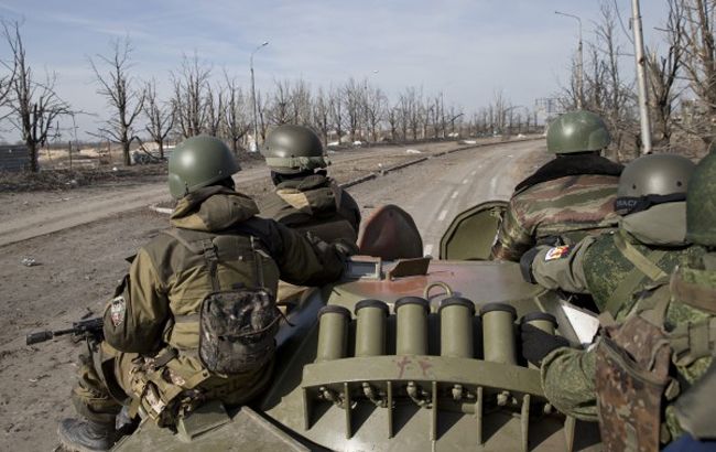 На Донбассе за линиями отвода зафиксировано тяжелое вооружение боевиков