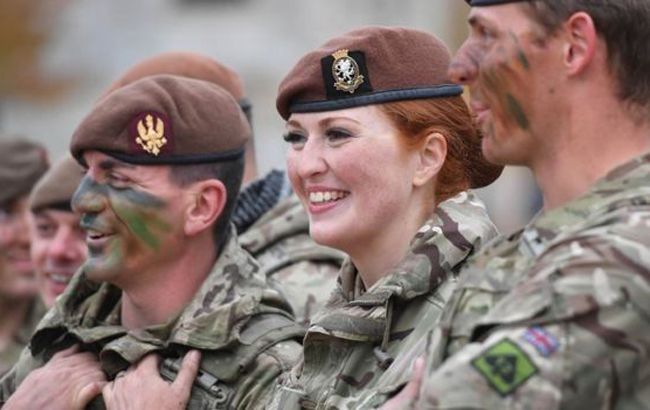 В Британии женщинам разрешили служить в любом роде войск