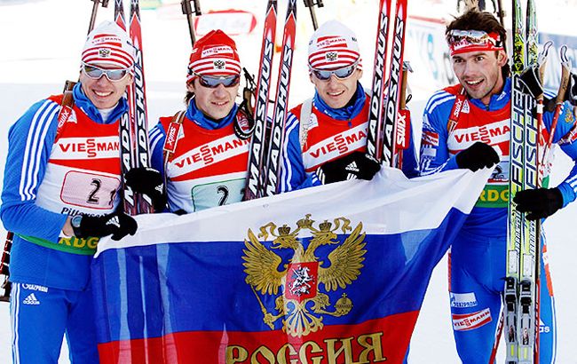 Российских биатлонистов заподозрили в применении допинга