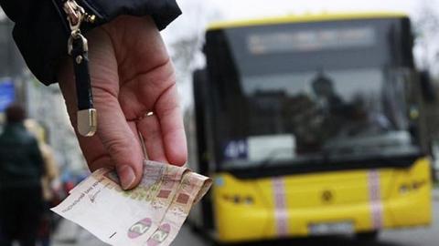 Мешканці Херсона вийшли на мітинг проти здорожчення проїзду в маршрутках