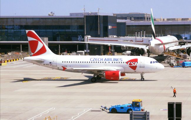 "Чеські авіалінії" звільнять всіх співробітників через великі фінансові втрати