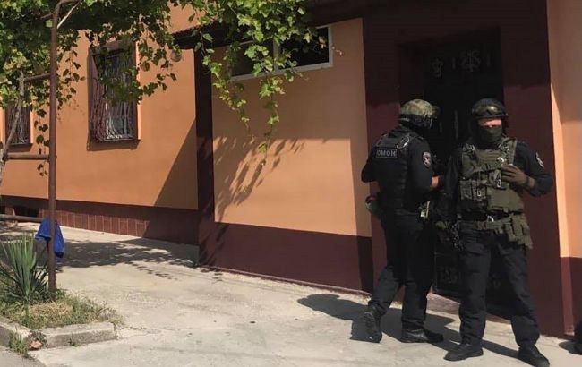 Силовики в Криму після обшуку викрали кримського татарина, - правозахисники