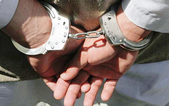 В Харькове мужчина ограбил кассу зала с игровыми автоматами, ранив охранника