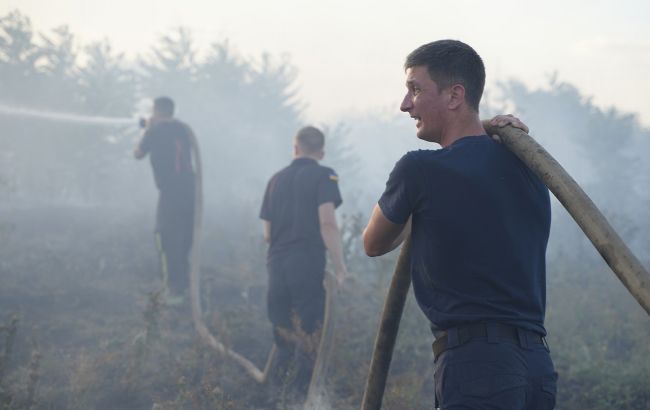 В Николаевской области горит склад боеприпасов, есть детонация