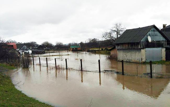 Кабмин оценил убытки от паводка на Закарпатье в более 182 млн гривен