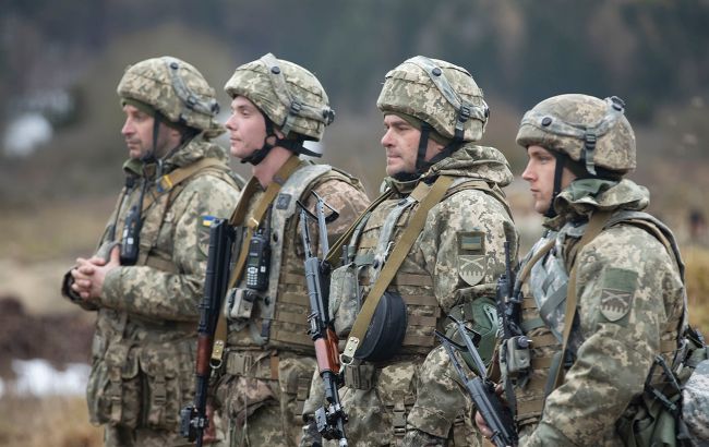 Війна в Україні. Які виплати отримають військові ЗСУ