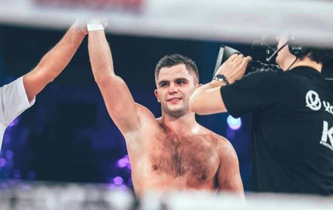 Известный украинский боксер одержал уверенную дебютную победу на профи-ринге
