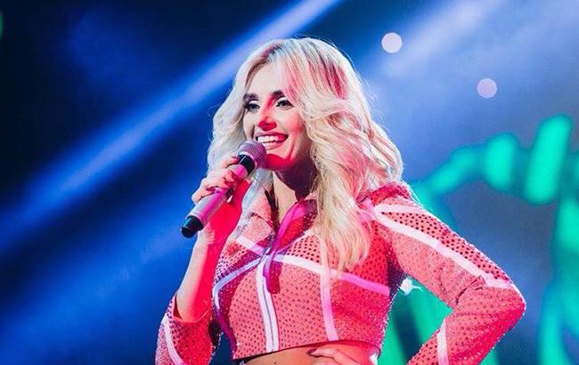 "Чоловік подарував на 8 березня": українська співачка показала журналістам квартиру