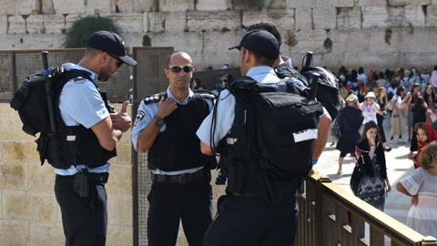 В Израиле палестинец застрелил трех правоохранителей