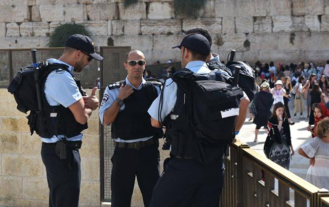 В Ізраїлі палестинець застрелив трьох правоохоронців