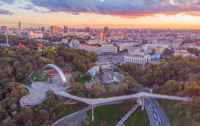 В сети показали фантастическое фото Киева из космоса: дух захватывает!