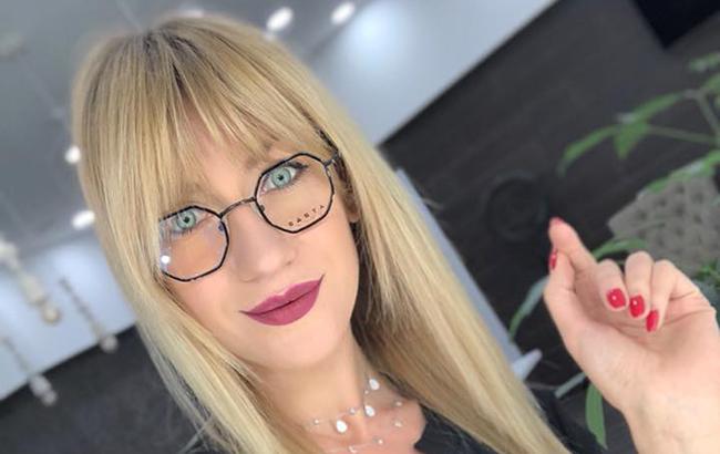 "А у мене вже літо": екс-ведуча "Орла і Решки" прийшла на ефір в купальнику