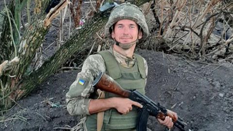 В Киеве попрощались с Дмитрием Бендиковым. Как близкие вспоминают воина и журналиста