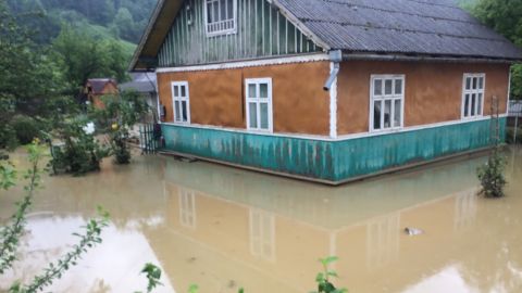 В Івано-Франківській області паводки пошкодили 13 тисяч будинків