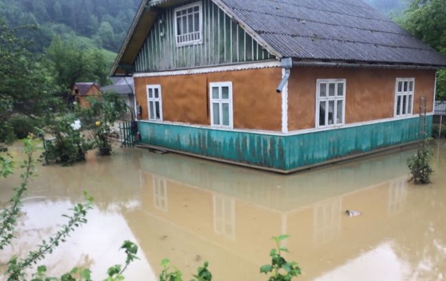 В Івано-Франківській області паводки пошкодили 13 тисяч будинків